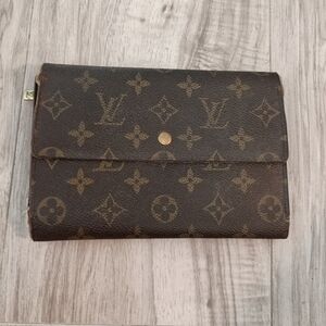 Louis Vuitton Monogram Pochette Passport Trifold Wallet